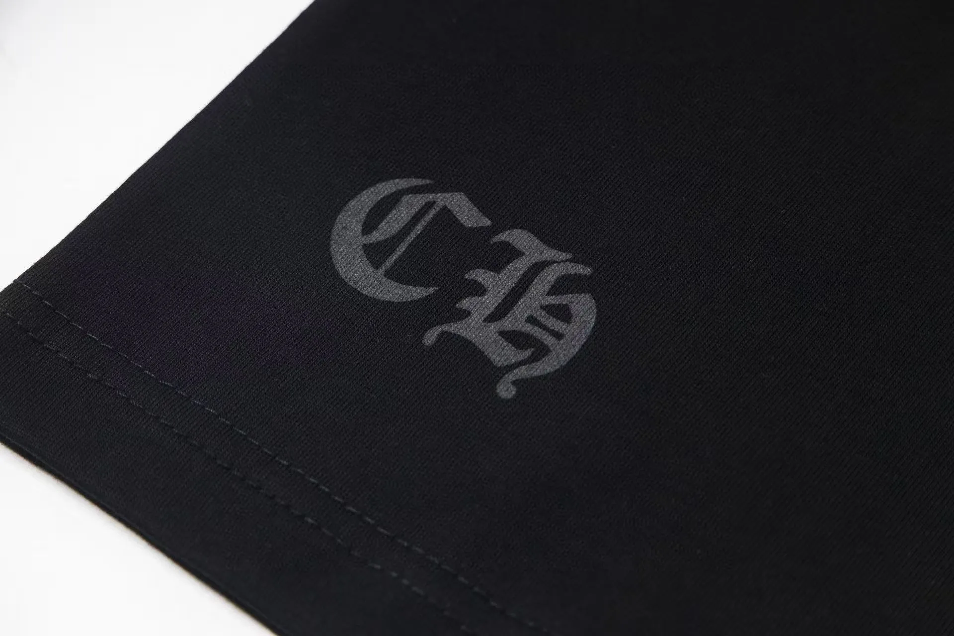 🅿️170 Chrome heart*/Chrome heart ch 25ss early spring new Sanskrit pocket short sleeves ·280 grams of 100% cotton double yarn jersey fabric ·Special thickened 32 pieces of double-strand 1x1 thread in the same cylinder custom dyeing ·Double-needle stitching and cross-stitching technology ·Original main mark washed tag Color: black white Size: XS-L